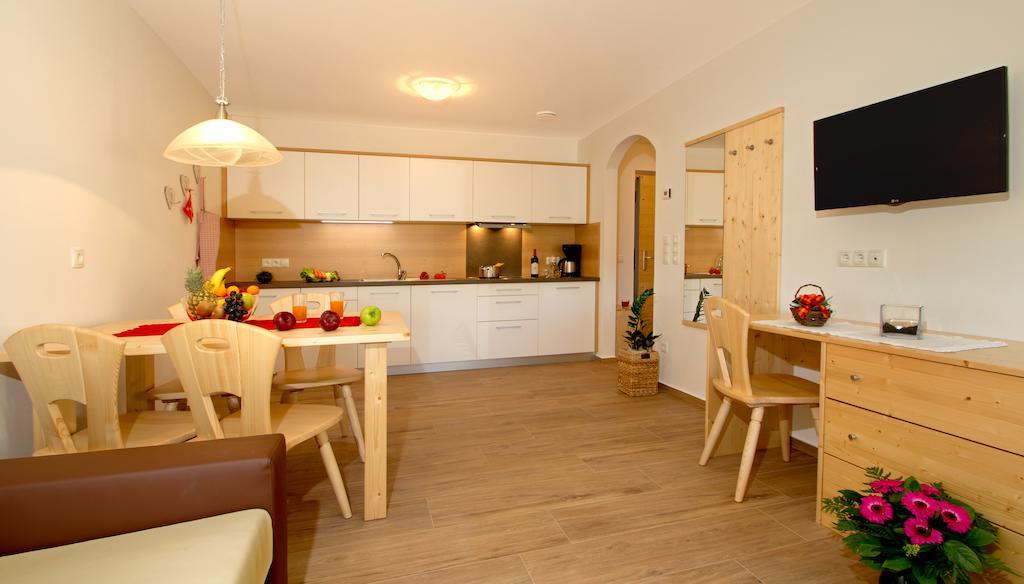 Stiflerhof Apartment Фалцес Стая снимка