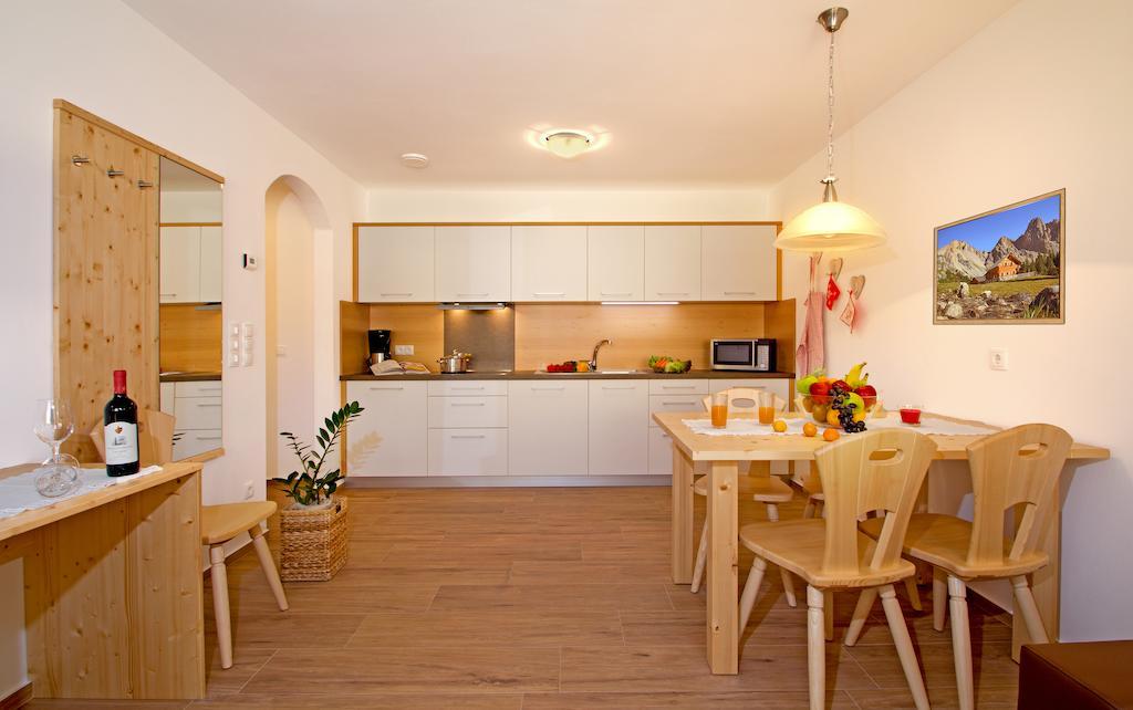 Stiflerhof Apartment Фалцес Стая снимка