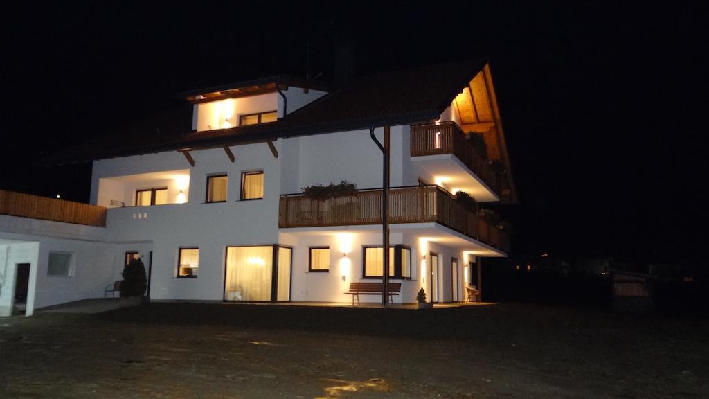 Stiflerhof Apartment Фалцес Екстериор снимка