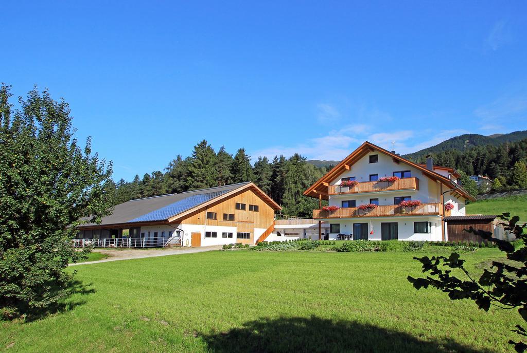Stiflerhof Apartment Фалцес Екстериор снимка